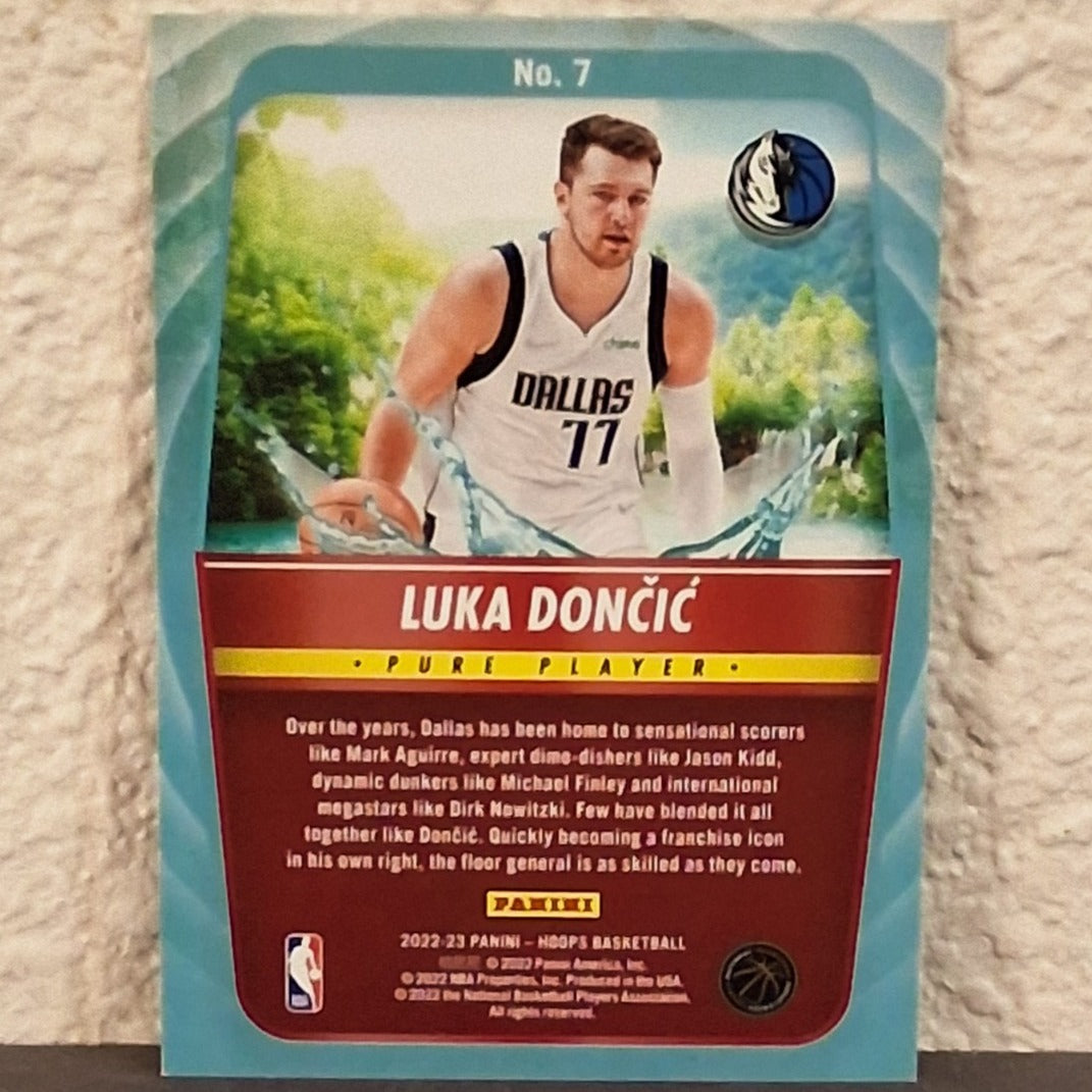 2022-23 PANINI NBA HOOPS LUKA DONCIC PURE PLAYERS INSERT CARD #7