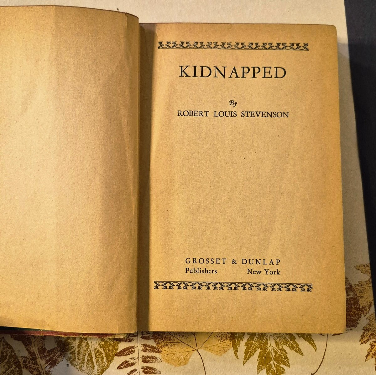 ANTIQUE BOOK KIDNAPPED ROBERT LEWIS STEVENSON HARDCOVER 1800'S