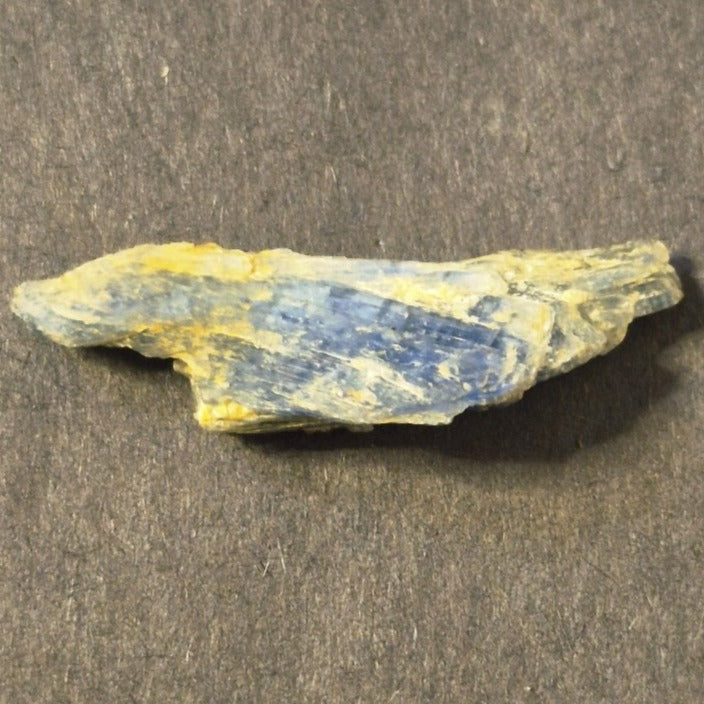NATURAL ROUGH KYANITE CRYSTAL 5 GRAMS APPALACHIAN MOUNTAINS VIRGINIA