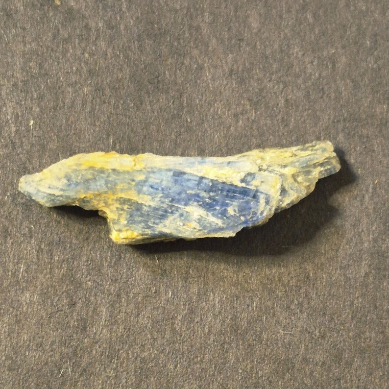 NATURAL ROUGH KYANITE CRYSTAL 5 GRAMS APPALACHIAN MOUNTAINS VIRGINIA