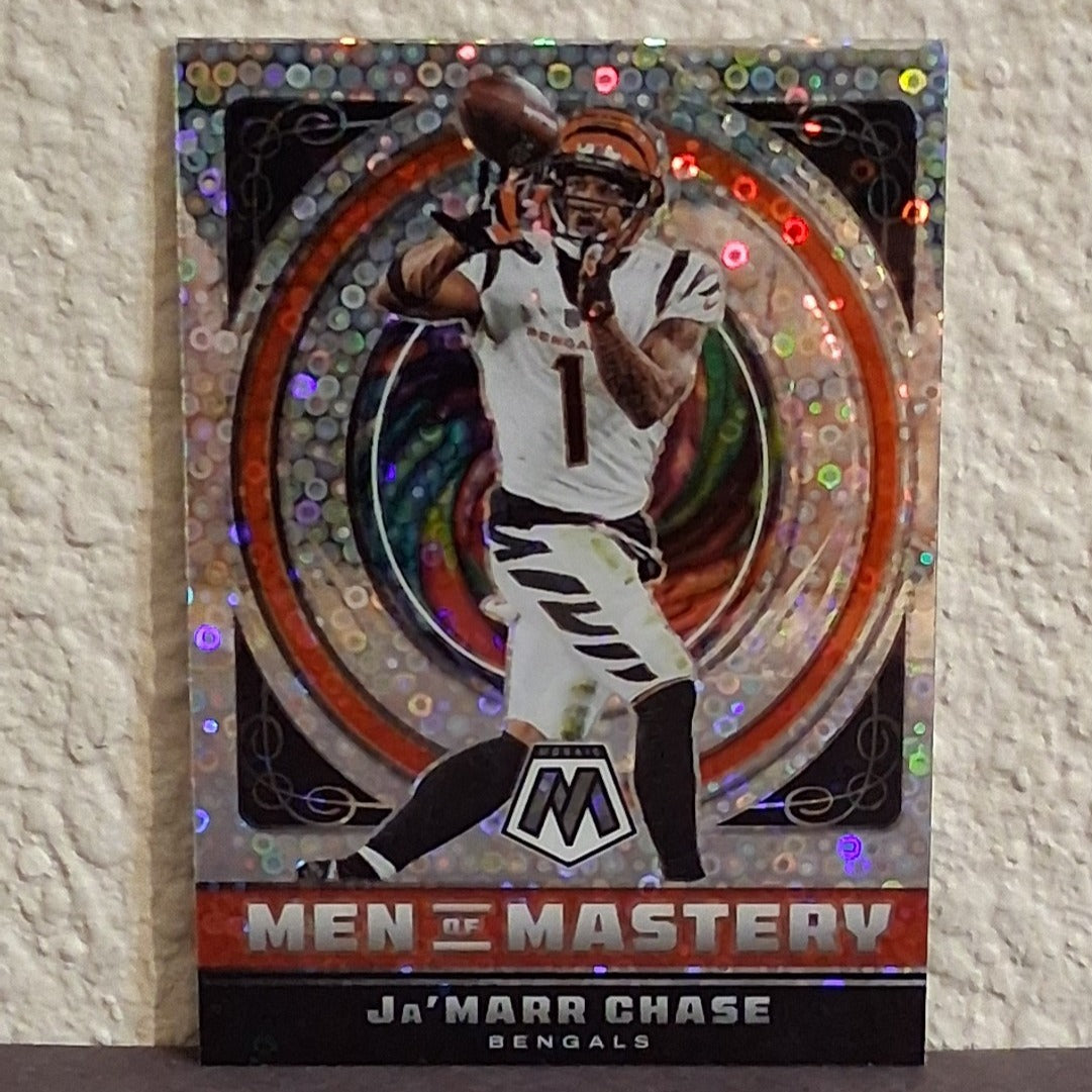 2022 PANINI MOSAIC MEN OF MASTERY JA'MARR CHASE HUDDLE SILVER DISCO PRIZM #MM-11
